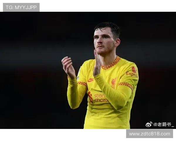 英超赛前森林队为传奇罗伯逊默哀